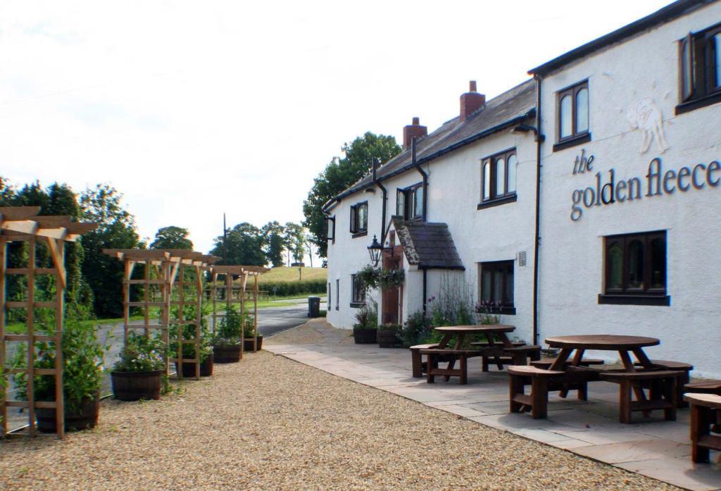 קרליסל The Golden Fleece Inn מראה חיצוני תמונה