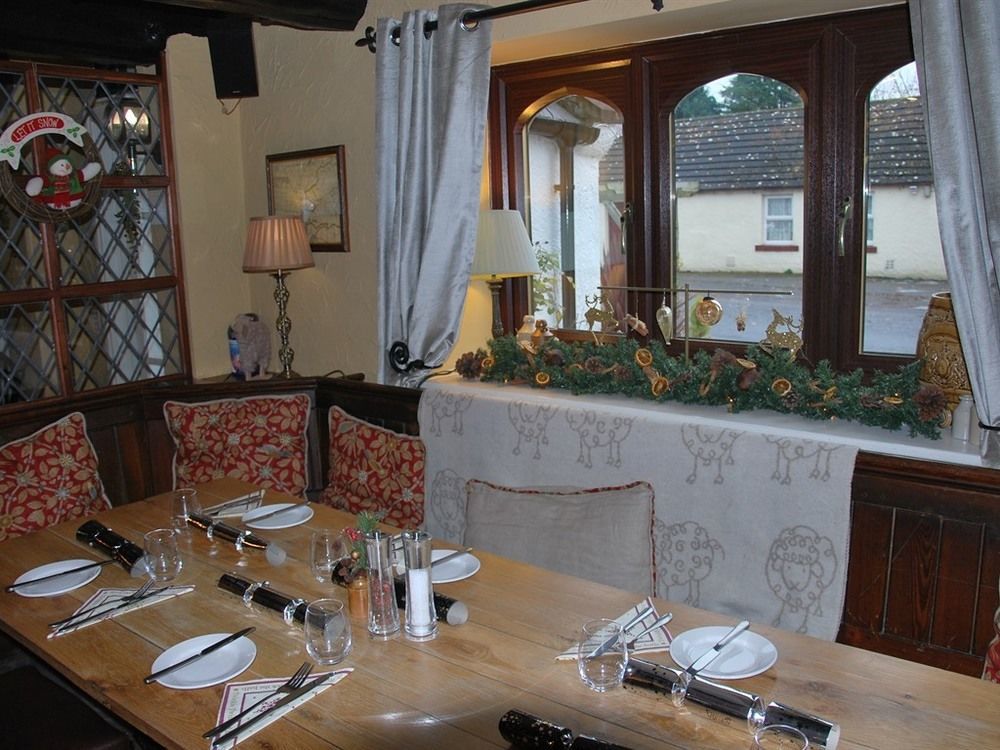 קרליסל The Golden Fleece Inn מראה חיצוני תמונה